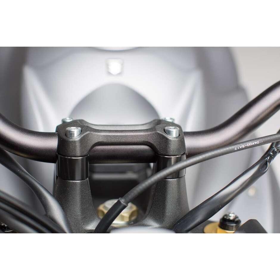 Guidon surélevé 20 mm SW-Motech LEH.05.039.10001/B pour Suzuki GSX-S1000 (15-24) ; GSX-S1000F (15-19) ; GSX-S1000FZ (19) ; GSX-S1000S (19-25)